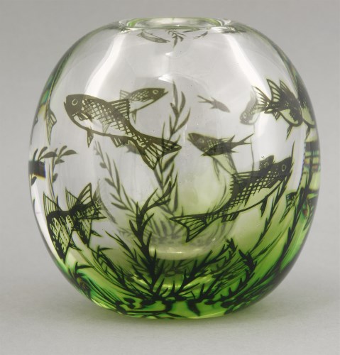 Lot 444 - An Orrefors glass 'Graal' fish vase