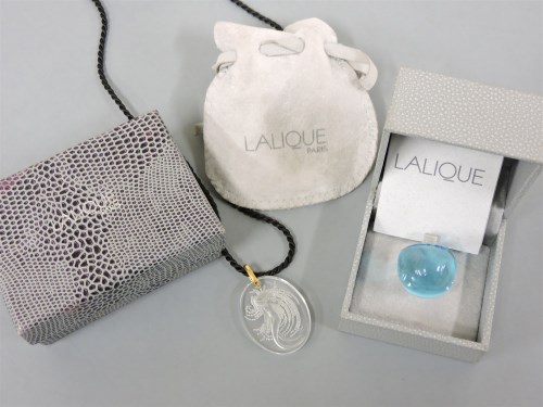 Lot 14 - A Lalique 'Naiade' nymph pendant