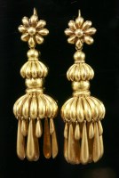 Lot 312 - A pair of cased Regency gold drop earrings