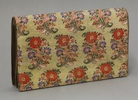 Lot 413 - A 1920s silk damask clutch purse