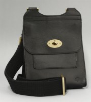 Lot 425 - A Mulberry 'Antony' natural black leather satchel bag