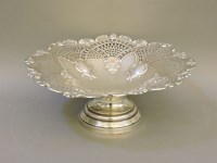 Lot 1289 - A Victorian silver cake basket