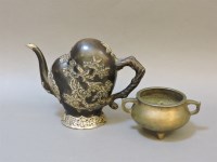 Lot 137 - Two 19th century Chinese bronze items
