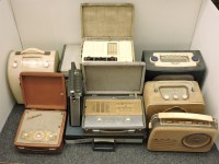 Lot 313 - Ten old radios