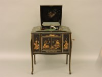 Lot 321 - A 1920s cabinet gramophone