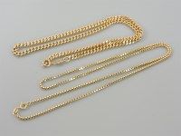 Lot 28 - A 9ct gold curb chain