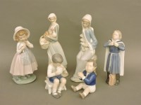 Lot 209 - Two Lladro figures