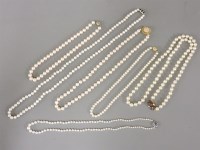 Lot 44 - A single row graduated cultured pearl necklace