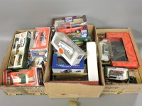Lot 285 - A quantity of mixed die cast toys