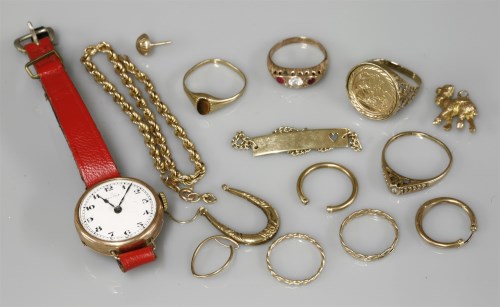 Lot 1053 - A ladies 9ct gold Pinnacle strap watch