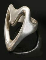 Lot 20 - A cased sterling silver ring
