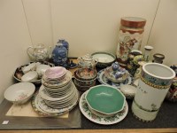 Lot 251 - A quantity of 19th century and later Chinese and Japanese porcelain bowls