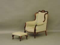 Lot 433 - An Edwardian easy chair