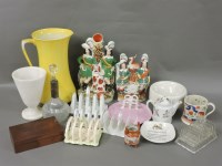 Lot 184 - A collection of miscellaneous items