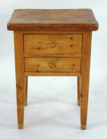 Lot 510 - A pine chopping block