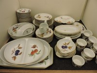 Lot 249 - An extensive collection of Royal Worcester Evesham pattern dinner ware