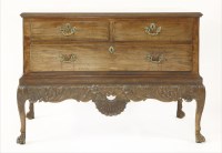 Lot 474 - A mahogany chest