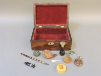 Lot 107 - A collection of items