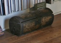 Lot 658 - A late 18th/early 19th century officer's ‘Woolwich’ trunk