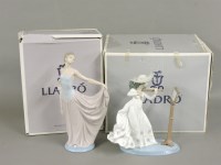 Lot 397 - A Lladro figurine