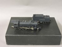 Lot 107 - A Hallmark model including 'H-O' scale Santa Fe AT&SF loco and tender 2-10-0