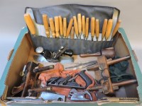 Lot 434 - A box of woodworking tools