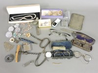 Lot 239 - A collection of costume jewellery