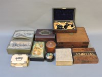 Lot 476 - A collection of boxes