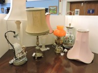 Lot 432 - A collection of table lamps