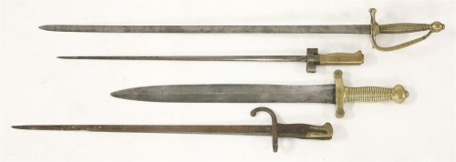 Lot 19 - A French brass hilted pioneer short sword