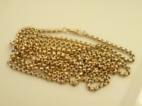 Lot 76 - A gold faceted belcher link guard chain