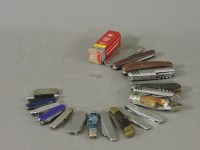 Lot 265 - Various penknives