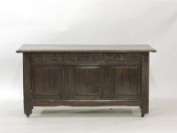 Lot 764 - A 17th century oak coffer