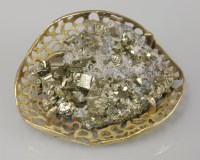 Lot 83 - A 9ct gold pierced brooch