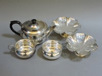 Lot 294 - A pair of pierced bonbon dishes