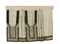 Lot 233 - A silk Skirt