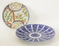 Lot 516 - A large blue and white Arita dish