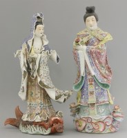 Lot 92 - A pair of famille rose Figures