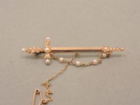 Lot 3 - A Victorian gold sword brooch