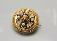 Lot 1 - A Victorian gold Etruscan revival brooch