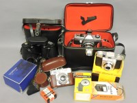 Lot 372 - Cameras and equipment