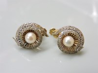 Lot 6 - A pair of cultured pearl screw back earrings