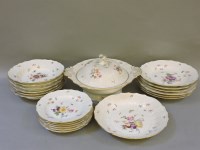 Lot 365 - A 20th century Meissen porcelain part dinner set