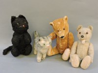 Lot 307 - A collection of vintage teddy bears