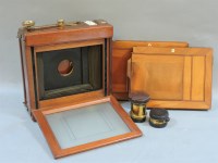 Lot 184 - A mahogany plate camera