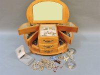 Lot 84 - A wooden jewellery box