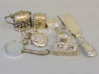 Lot 91 - An assortment of silver