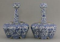 Lot 36 - A pair of quintal blue and white Bulb Pots