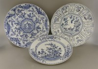 Lot 401 - A blue and white dish