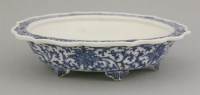 Lot 47 - A blue and white Bulb Bowl